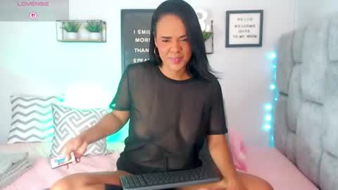 regina1819 online show from 07.24.26