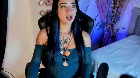 Snapshot of regina_storm chatting on 08.04.26 online show from 08.04.26