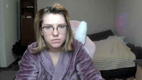 Snapshot of reginasmilee chatting on 01.18.25 Regina online show from 01.18.25