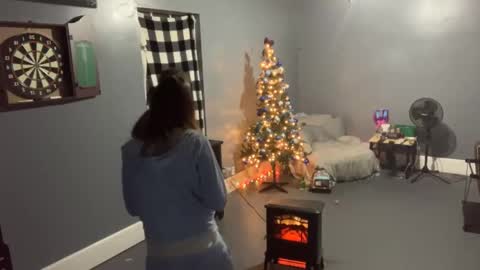 Snapshot of reighofsun98 chatting on 12.22.24 SunshineSanchez online show from 12.22.24
