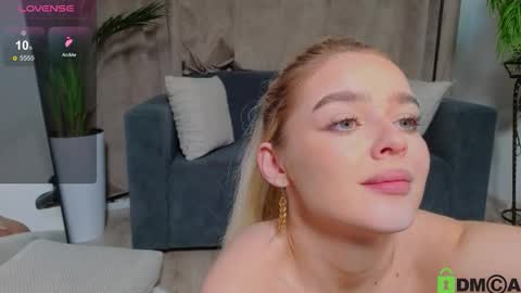 Snapshot of relax_time_ chatting on 09.26.25 Anna online show from 09.26.25