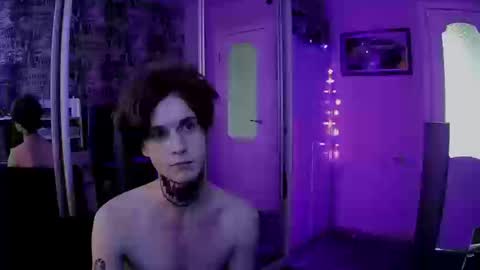 Snapshot of remitrash chatting on 09.19.25 RemiTrash online show from 09.19.25