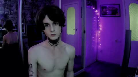 Snapshot of remitrash chatting on 10.31.25 RemiTrash online show from 10.31.25