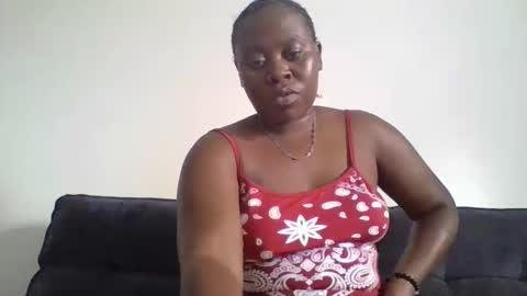 Snapshot of remmy_luna chatting on 05.24.26 Remmy luna online show from 05.24.26