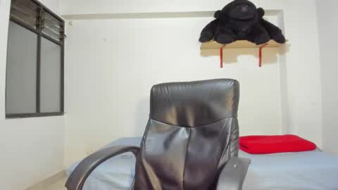 Rmy Steen online show from 01.14.25