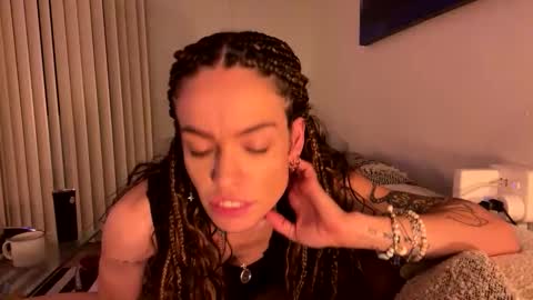 Snapshot of remyveloura chatting on 05.15.26 Remy online show from 05.15.26
