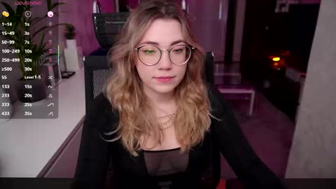 Snapshot of remywild chatting on 10.18.25 RemyWild online show from 10.18.25