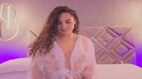 Snapshot of renata_cruz_ chatting on 05.31.26 Renata 3 online show from 05.31.26