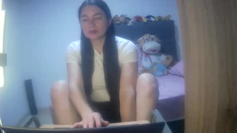 Snapshot of renata_hot1 chatting on 10.26.25 renata_hot1 online show from 10.26.25