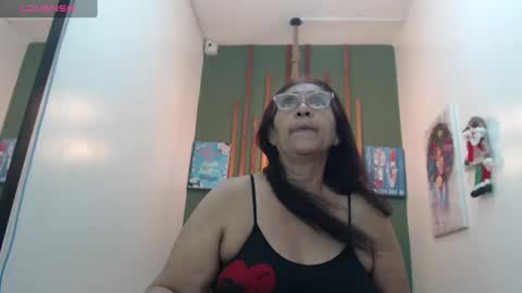 Snapshot of renata_milf_ chatting on 12.23.24 renata_milf_ online show from 12.23.24