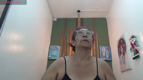 Snapshot of renata_milf_ chatting on 12.23.24 renata_milf_ online show from 12.23.24