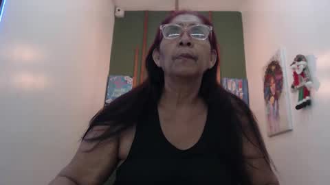 Snapshot of renata_milf_ chatting on 12.28.24 renata_milf_ online show from 12.28.24