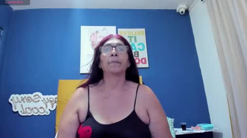 Snapshot of renata_milf_ chatting on 01.28.25 renata_milf_ online show from 01.28.25