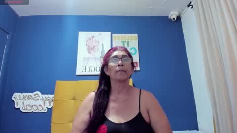 Snapshot of renata_milf_ chatting on 01.28.25 renata_milf_ online show from 01.28.25