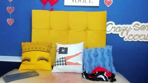 Snapshot of renata_milf_ chatting on 02.18.25 renata_milf_ online show from 02.18.25