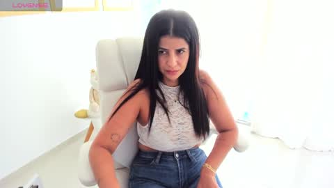 Snapshot of renata_t_ chatting on 12.28.24 RENATA online show from 12.28.24