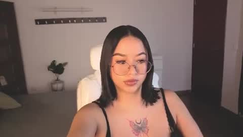 renaxi_smith online show from 07.11.26