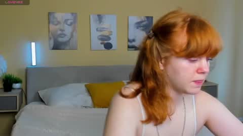 reneefoxy_ online show from 07.08.26
