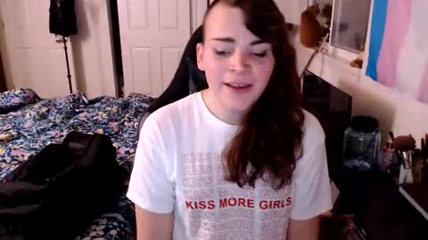 Snapshot of renegaderuby chatting on 11.08.25 Renegade Ruby online show from 11.08.25