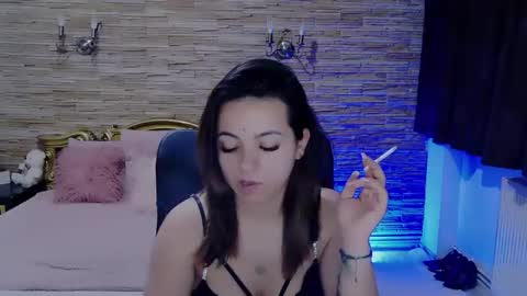 Snapshot of renesmesweet chatting on 01.05.25 renesmesweet online show from 01.05.25