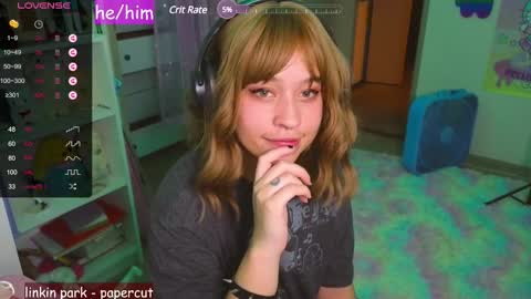 Snapshot of renpuppy chatting on 02.11.25 REN online show from 02.11.25