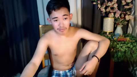 Snapshot of renzamora chatting on 09.12.25 rnezamora online show from 09.12.25