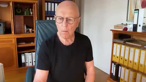 Snapshot of reteid chatting on 10.10.25 reteid online show from 10.10.25