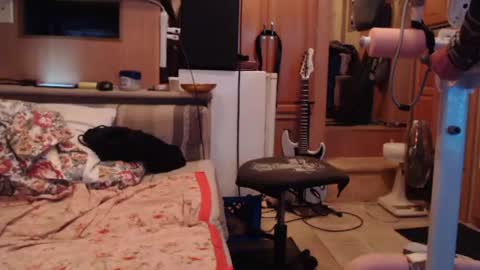 Snapshot of retro834 chatting on 09.28.25 Rhett online show from 09.28.25