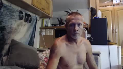 Snapshot of retro834 chatting on 09.29.25 Rhett online show from 09.29.25