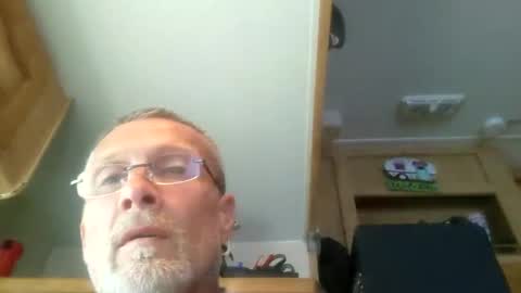 Snapshot of retro834 chatting on 10.06.25 Rhett online show from 10.06.25