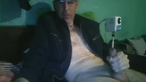 reyes_albert2006 online show from 03.01.26