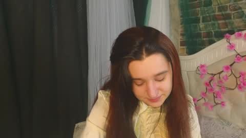 Snapshot of reynaedge chatting on 05.28.26 reynaedge online show from 05.28.26