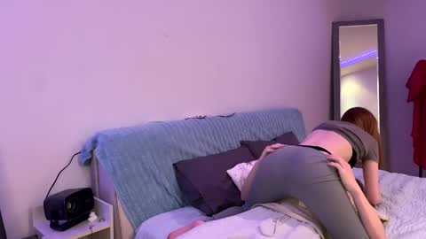 Snapshot of reynasweet_ chatting on 04.08.26 Lola online show from 04.08.26