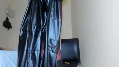 Snapshot of rgmo17 chatting on 10.19.25 ROBERTA online show from 10.19.25