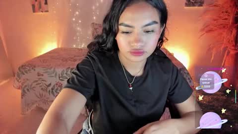 Snapshot of riana_kean chatting on 11.26.25 RianaK online show from 11.26.25