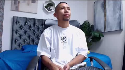 Snapshot of richar_voller chatting on 12.16.24 richar_voller online show from 12.16.24