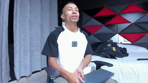 Snapshot of richar_voller chatting on 01.13.25 richar_voller online show from 01.13.25