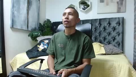 Snapshot of richar_voller chatting on 02.13.25 richar_voller online show from 02.13.25
