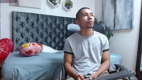 Snapshot of richar_voller chatting on 02.20.25 richar_voller online show from 02.20.25