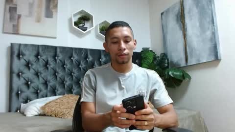Snapshot of richar_voller chatting on 09.23.25 richar_voller online show from 09.23.25