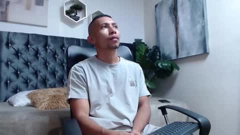 Snapshot of richar_voller chatting on 09.30.25 richar_voller online show from 09.30.25