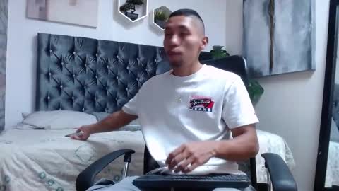 Snapshot of richar_voller chatting on 10.21.25 richar_voller online show from 10.21.25