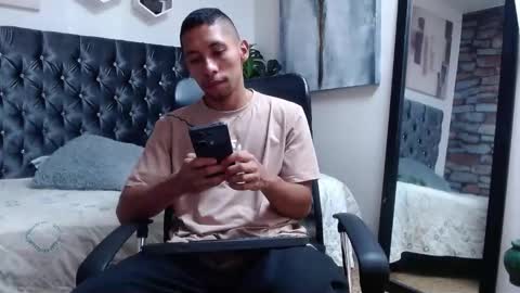 Snapshot of richar_voller chatting on 10.23.25 richar_voller online show from 10.23.25