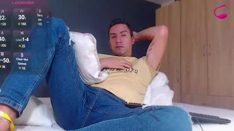 Snapshot of richi_grubby chatting on 03.12.25 David online show from 03.12.25