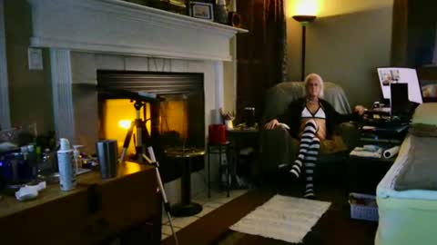 PINK HOLE TWINK online show from 01.18.25