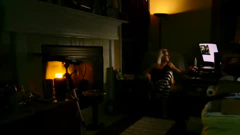 PINK HOLE TWINK online show from 02.09.25