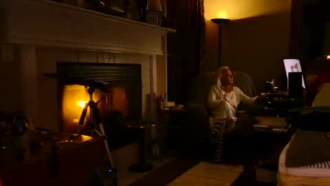 PINK HOLE TWINK online show from 02.25.25