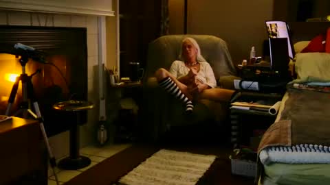 PINK HOLE TWINK online show from 02.28.25