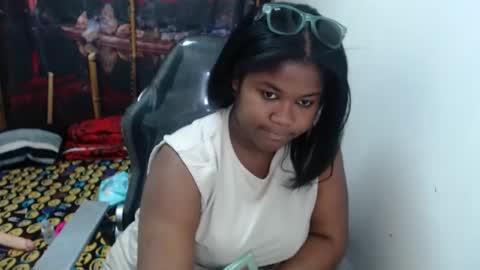 Snapshot of riiannasex chatting on 02.04.25 RIHANNA online show from 02.04.25