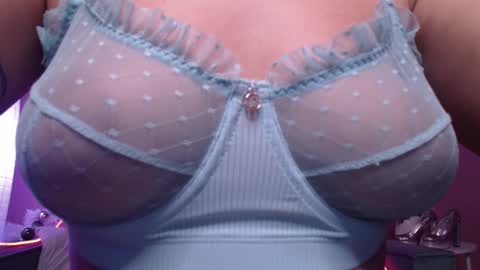 Snapshot of rikaraily chatting on 12.24.24 Rika online show from 12.24.24